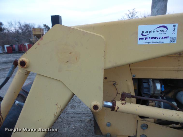 image for item DC5748 Ford 345C tractor