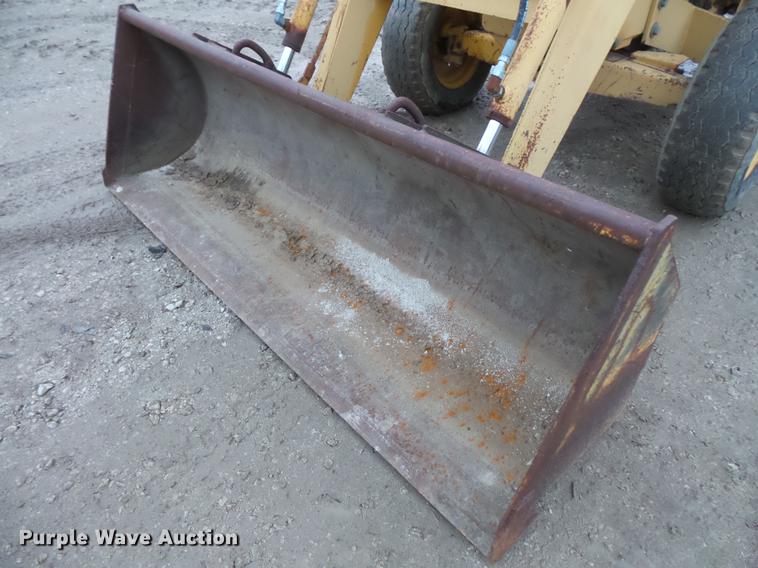 image for item DC5748 Ford 345C tractor