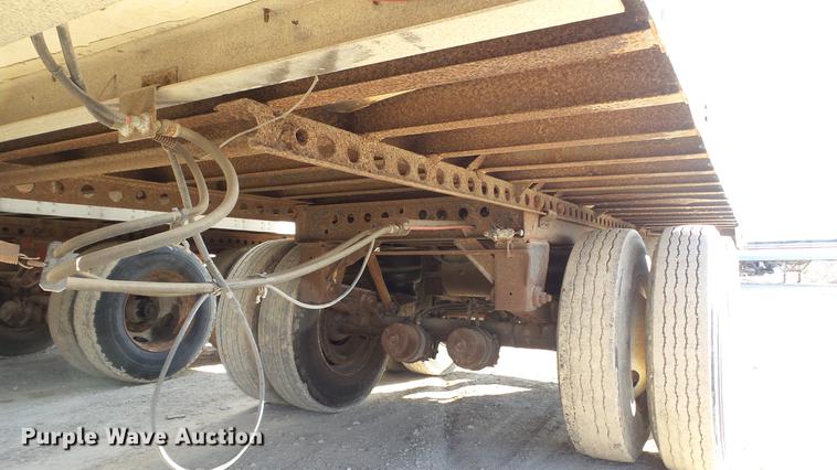 image for item DC6282 2000 Wabash dry van trailer