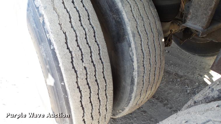 image for item DC6282 2000 Wabash dry van trailer