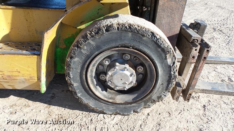 image for item DC6293 Caterpillar GP25 forklift