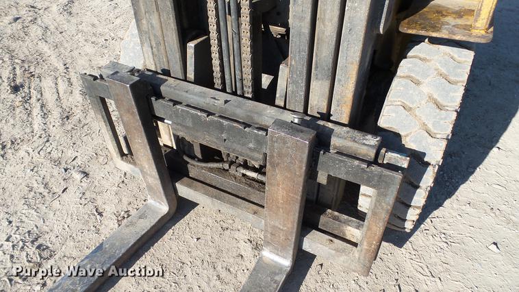 image for item DC6293 Caterpillar GP25 forklift