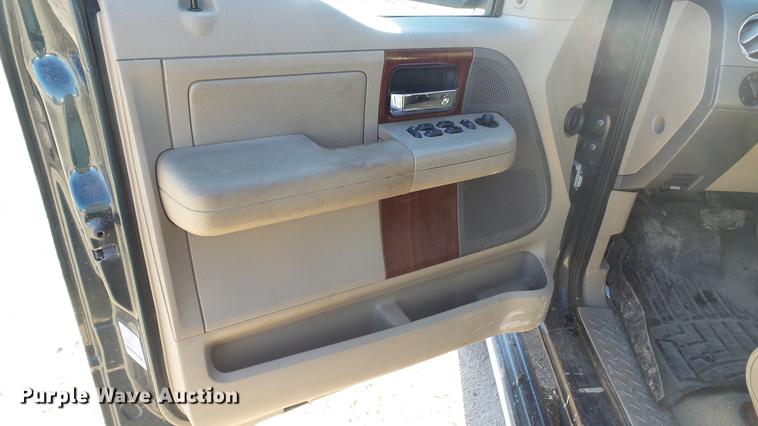 image for item DC6298 2005 Ford F150 Lariat SuperCrew pickup truck