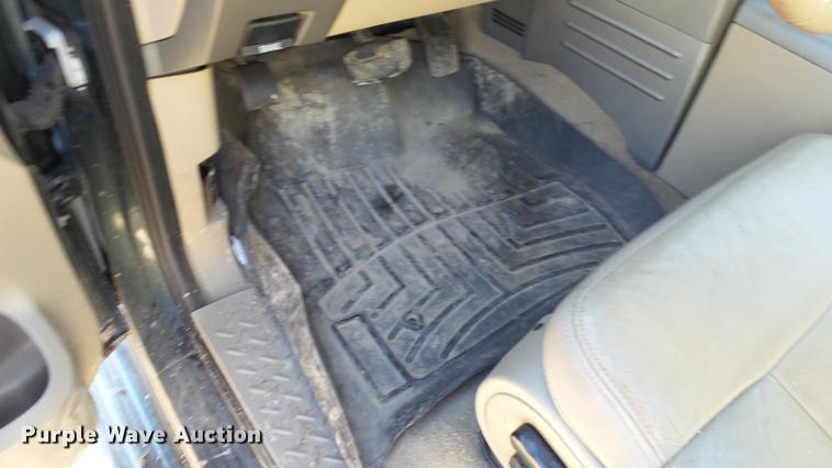 image for item DC6298 2005 Ford F150 Lariat SuperCrew pickup truck