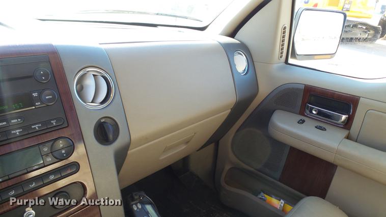 image for item DC6298 2005 Ford F150 Lariat SuperCrew pickup truck