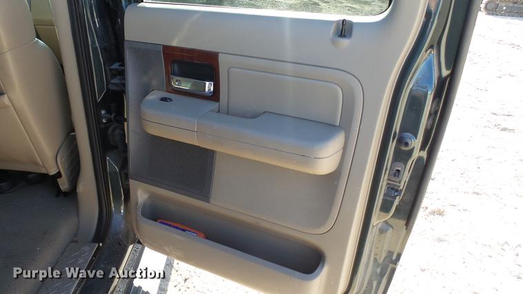 image for item DC6298 2005 Ford F150 Lariat SuperCrew pickup truck