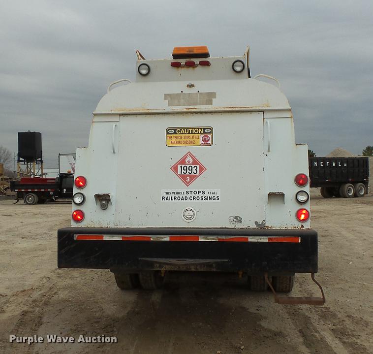 image for item DC6330 2000 Mack CH613 fuel truck