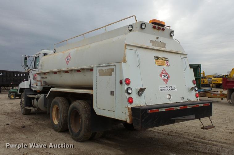 image for item DC6330 2000 Mack CH613 fuel truck