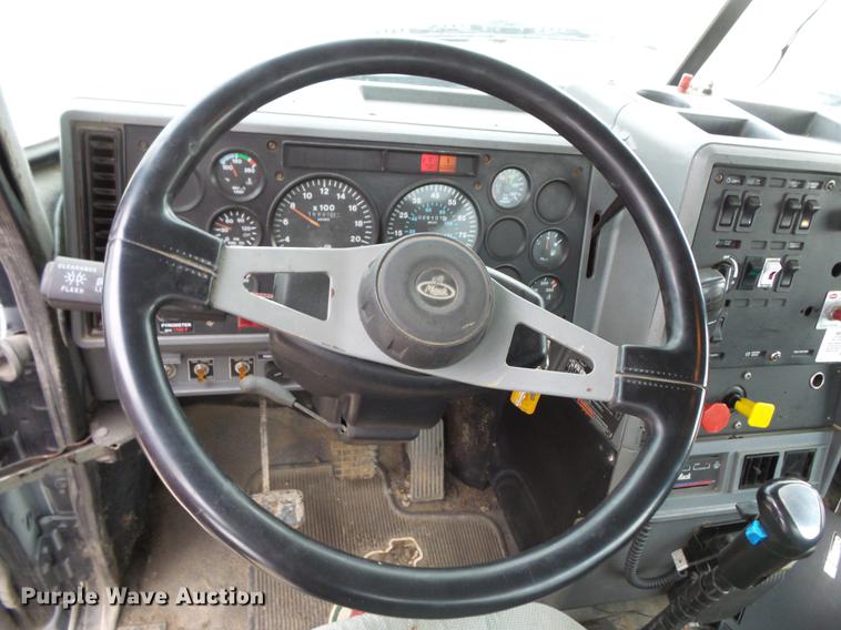 image for item DC6330 2000 Mack CH613 fuel truck