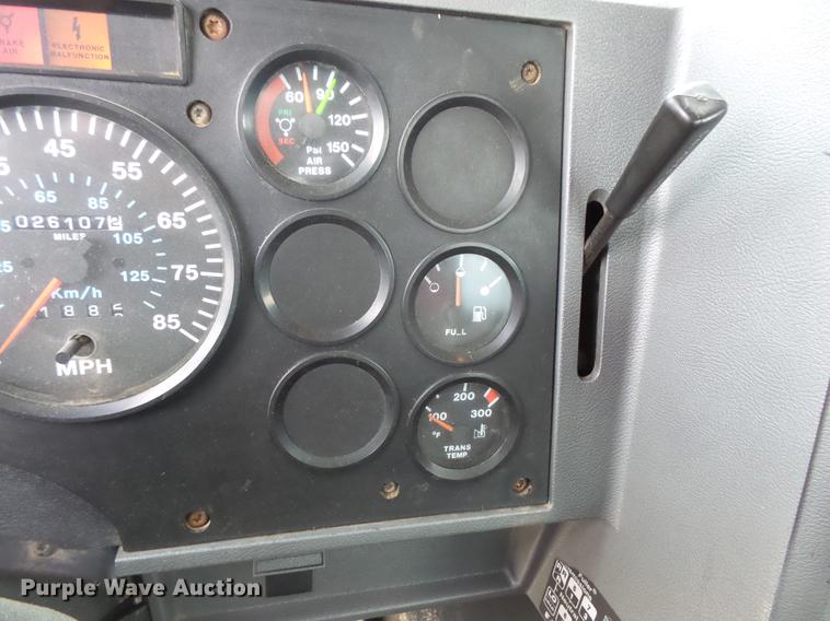 image for item DC6330 2000 Mack CH613 fuel truck