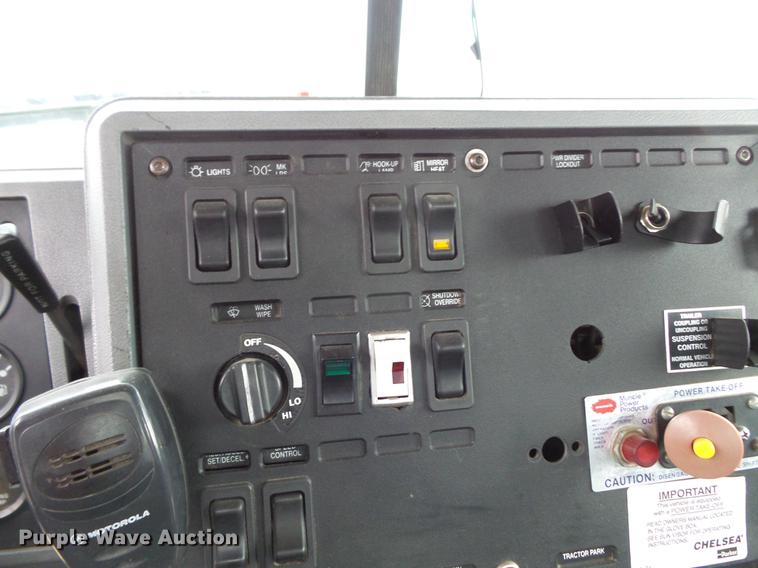 image for item DC6330 2000 Mack CH613 fuel truck