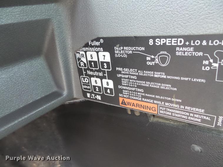 image for item DC6330 2000 Mack CH613 fuel truck