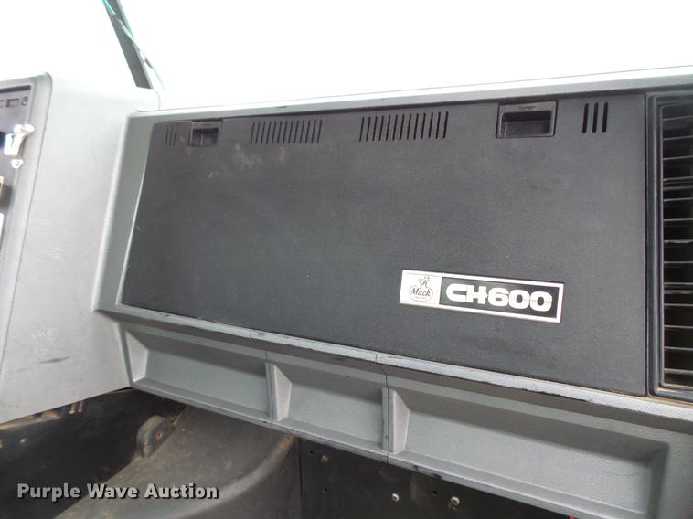 image for item DC6330 2000 Mack CH613 fuel truck