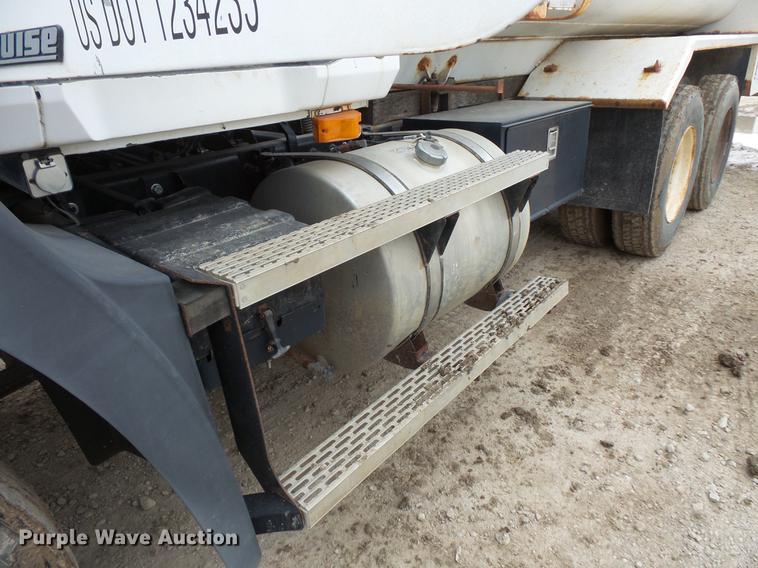 image for item DC6330 2000 Mack CH613 fuel truck