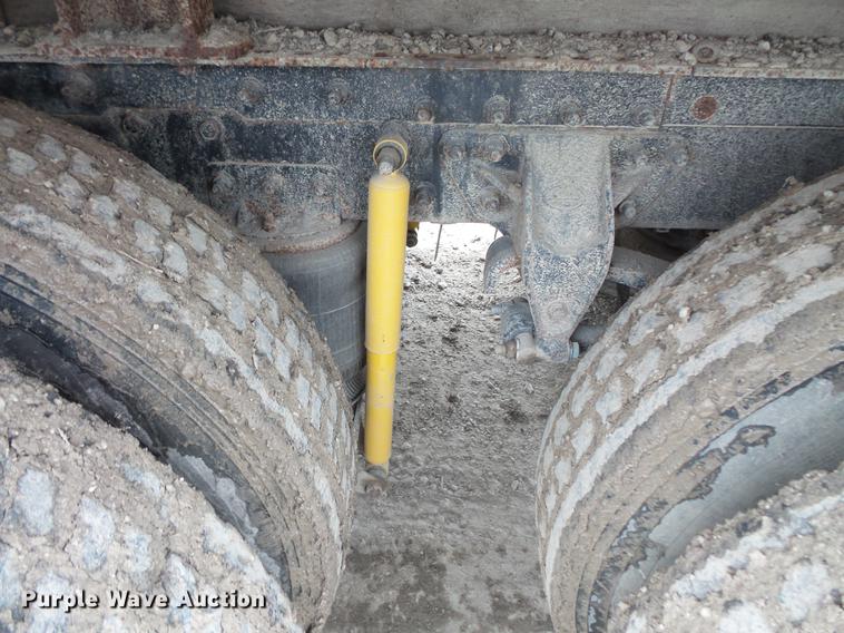 image for item DC6330 2000 Mack CH613 fuel truck