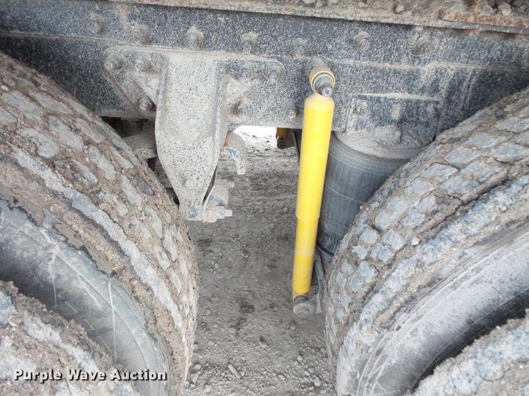 image for item DC6330 2000 Mack CH613 fuel truck