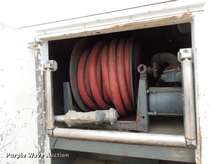 image for item DC6330 2000 Mack CH613 fuel truck