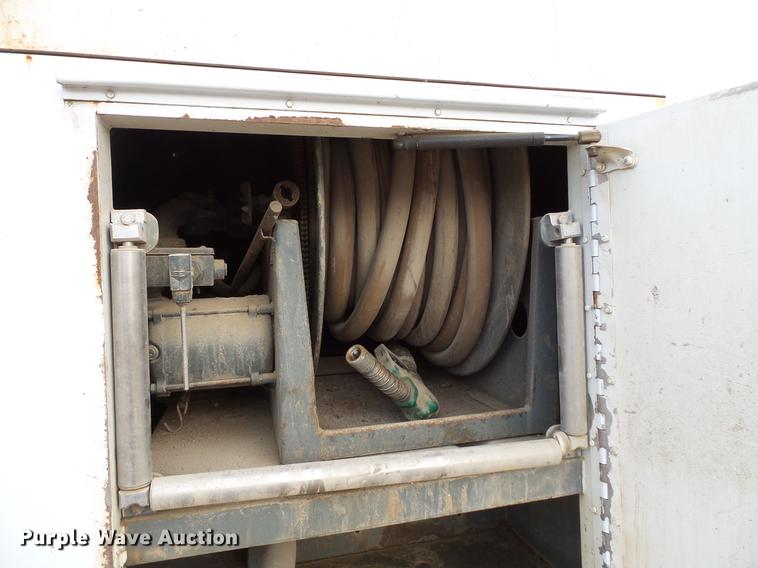 image for item DC6330 2000 Mack CH613 fuel truck