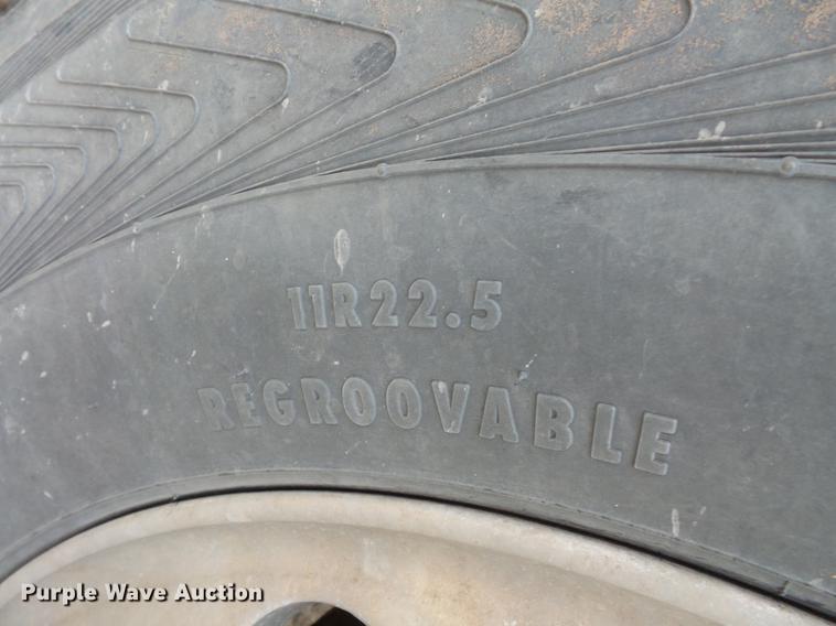 image for item DC6330 2000 Mack CH613 fuel truck