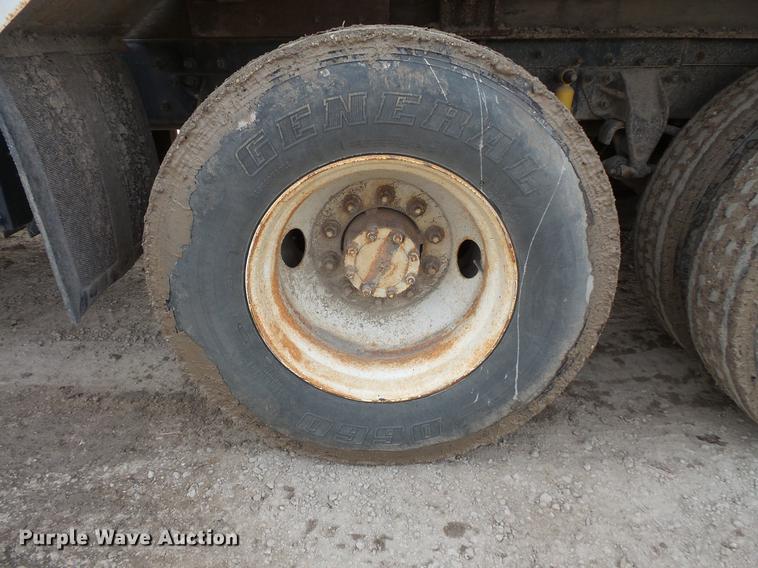 image for item DC6330 2000 Mack CH613 fuel truck