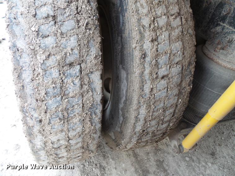 image for item DC6330 2000 Mack CH613 fuel truck