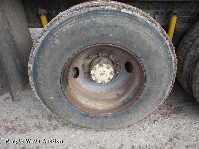 image for item DC6330 2000 Mack CH613 fuel truck