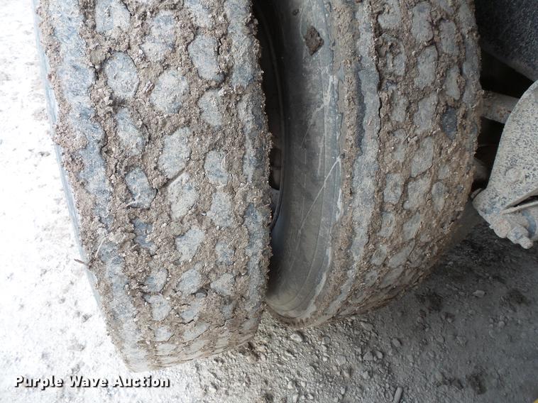 image for item DC6330 2000 Mack CH613 fuel truck