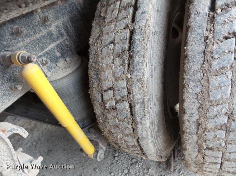 image for item DC6330 2000 Mack CH613 fuel truck