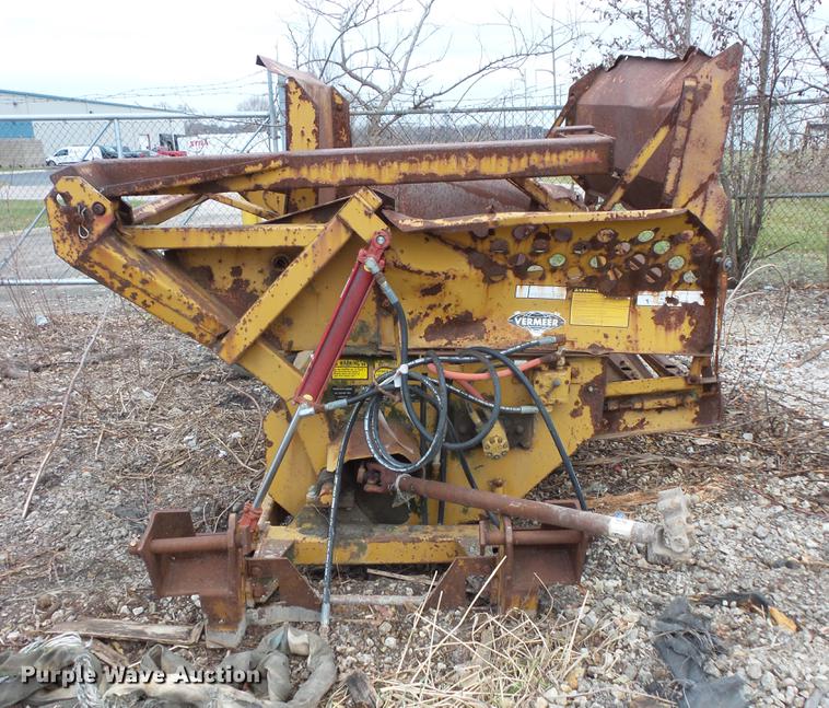 image for item DC6338 Vermeer BB256 bale processor