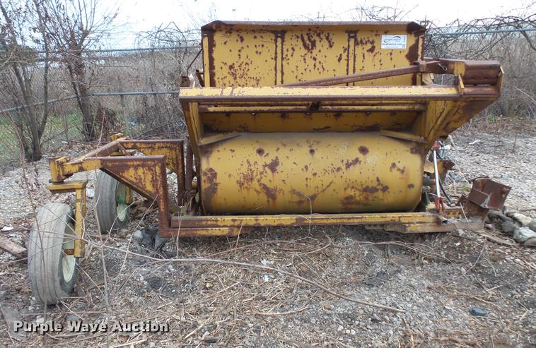 image for item DC6338 Vermeer BB256 bale processor