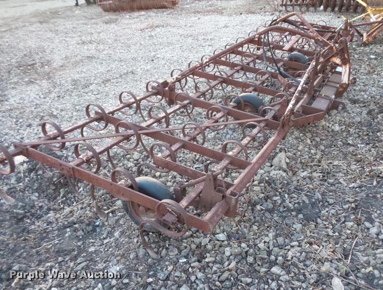 image for item DC6340 Spring tooth harrow