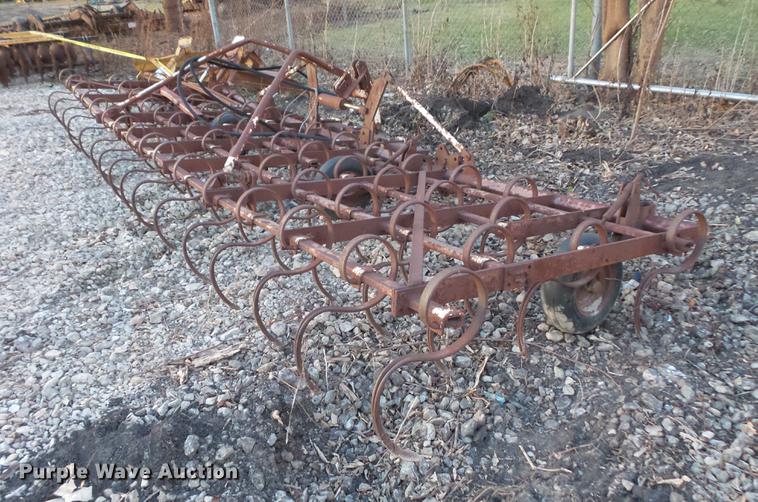 image for item DC6340 Spring tooth harrow