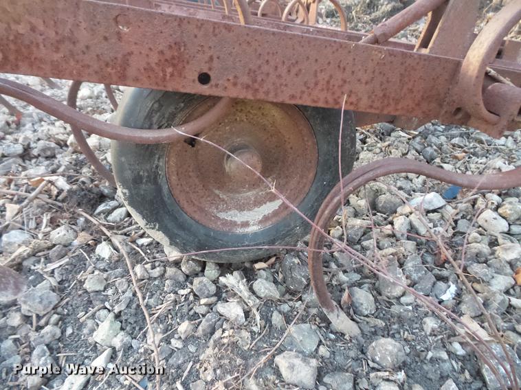 image for item DC6340 Spring tooth harrow