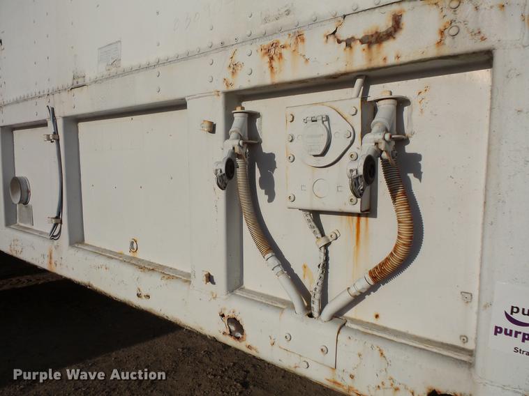 image for item DC6347 1984 Fruehauf FB9-F2-48-CST-102 dry van trailer