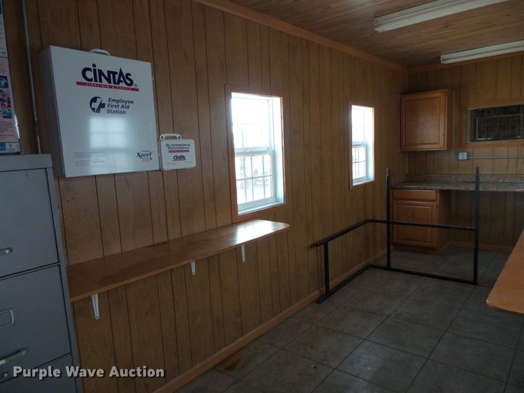 image for item DC6347 1984 Fruehauf FB9-F2-48-CST-102 dry van trailer