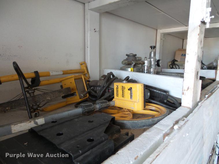 image for item DC6347 1984 Fruehauf FB9-F2-48-CST-102 dry van trailer