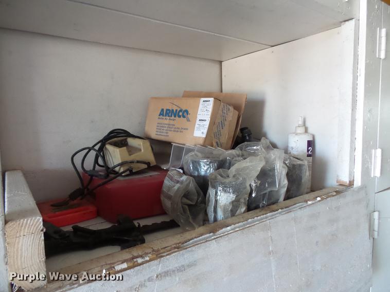 image for item DC6347 1984 Fruehauf FB9-F2-48-CST-102 dry van trailer