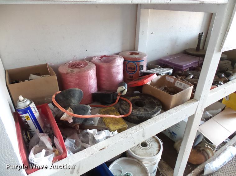 image for item DC6347 1984 Fruehauf FB9-F2-48-CST-102 dry van trailer