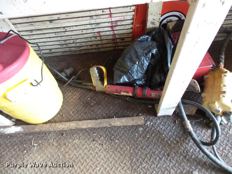 image for item DC6347 1984 Fruehauf FB9-F2-48-CST-102 dry van trailer