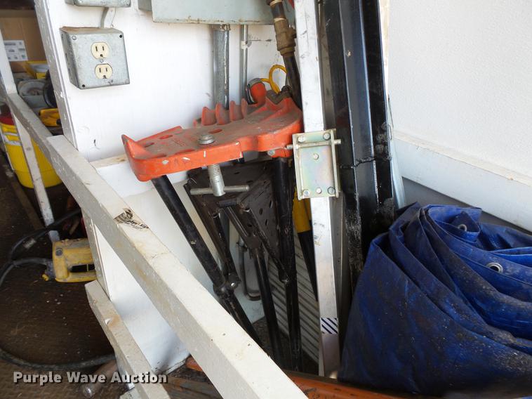 image for item DC6347 1984 Fruehauf FB9-F2-48-CST-102 dry van trailer