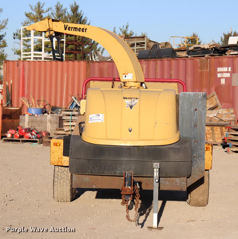image for item DC6353 Vermeer BC1400 wood chipper