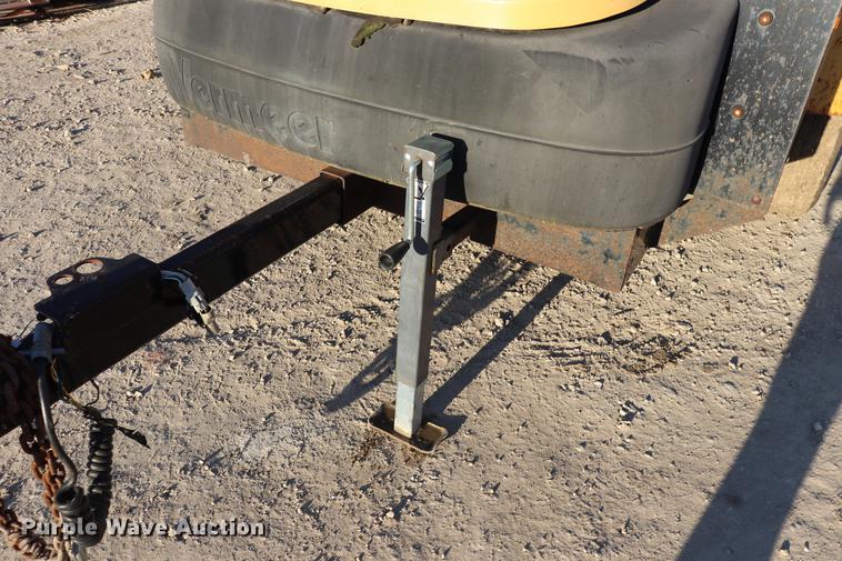 image for item DC6353 Vermeer BC1400 wood chipper