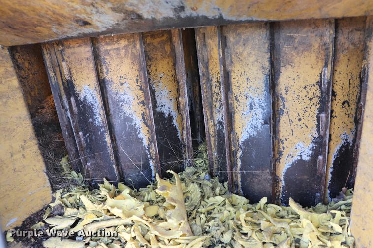 image for item DC6353 Vermeer BC1400 wood chipper