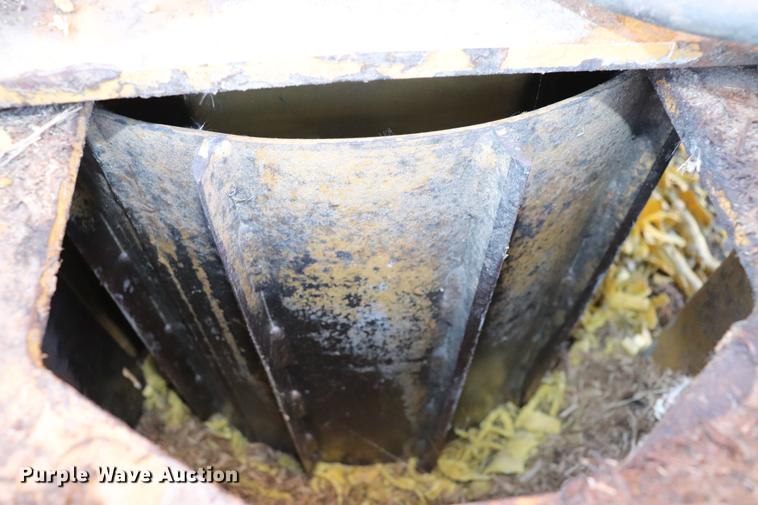 image for item DC6353 Vermeer BC1400 wood chipper