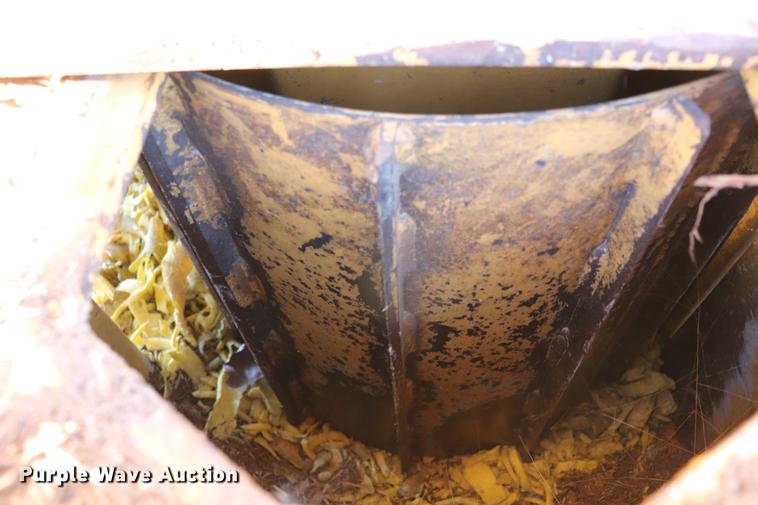 image for item DC6353 Vermeer BC1400 wood chipper