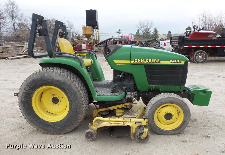 image for item DC6379 John Deere 4400 tractor