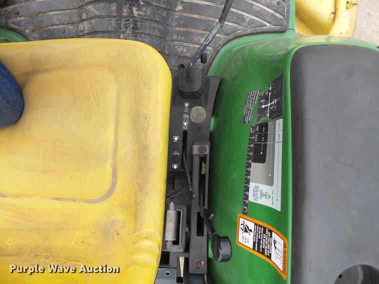 image for item DC6379 John Deere 4400 tractor