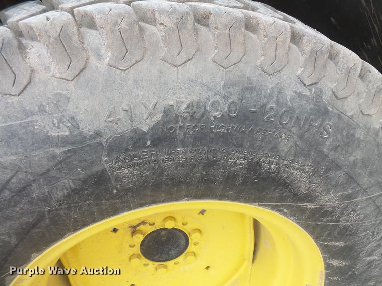 image for item DC6379 John Deere 4400 tractor