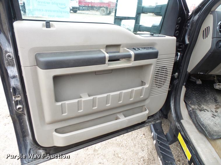 image for item DC6381 2008 Ford F450 Super Duty Crew Cab flatbed pickup truck