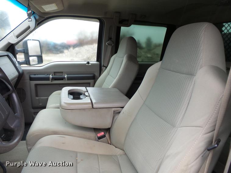 image for item DC6381 2008 Ford F450 Super Duty Crew Cab flatbed pickup truck